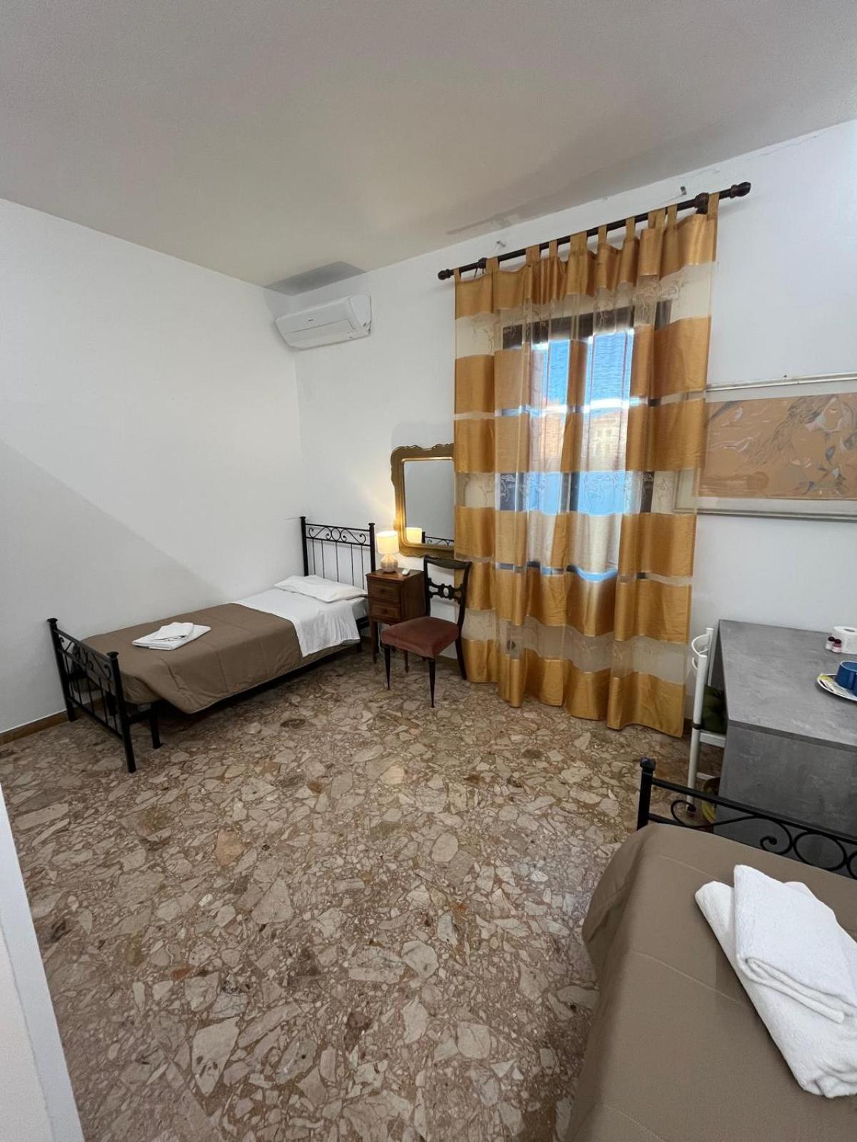 Stefy'S Rooms Venesia Bagian luar foto